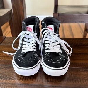Vans Black and White sneakers Sk8-Hi W7/M5.5